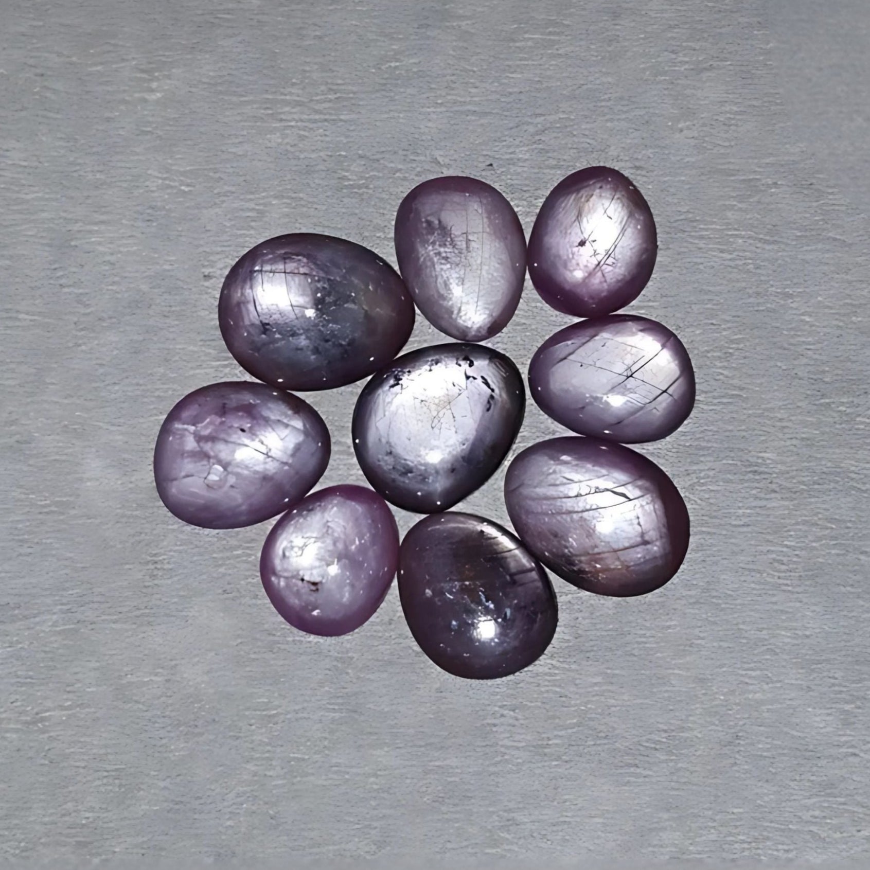 Cabochon di rubino stellato