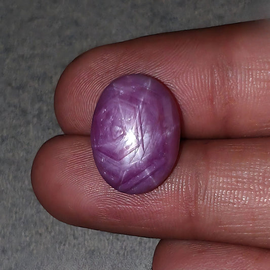 Rubino ovale stellato