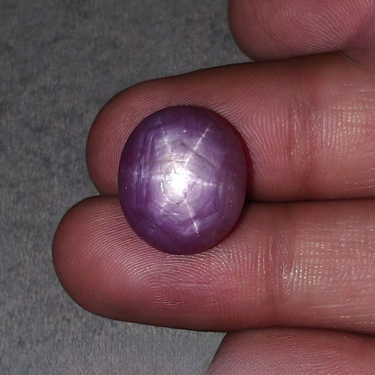 Cabochon rubis étoilé