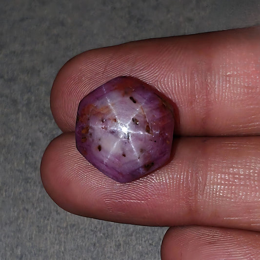 نجمة روبي كابوشون