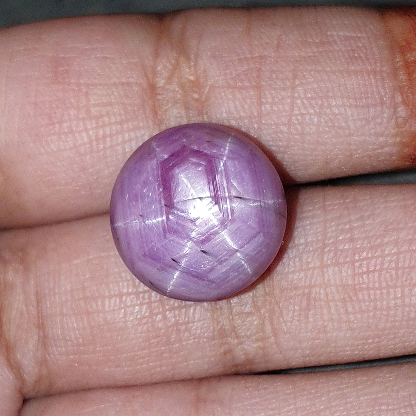 red star ruby Round cabochon