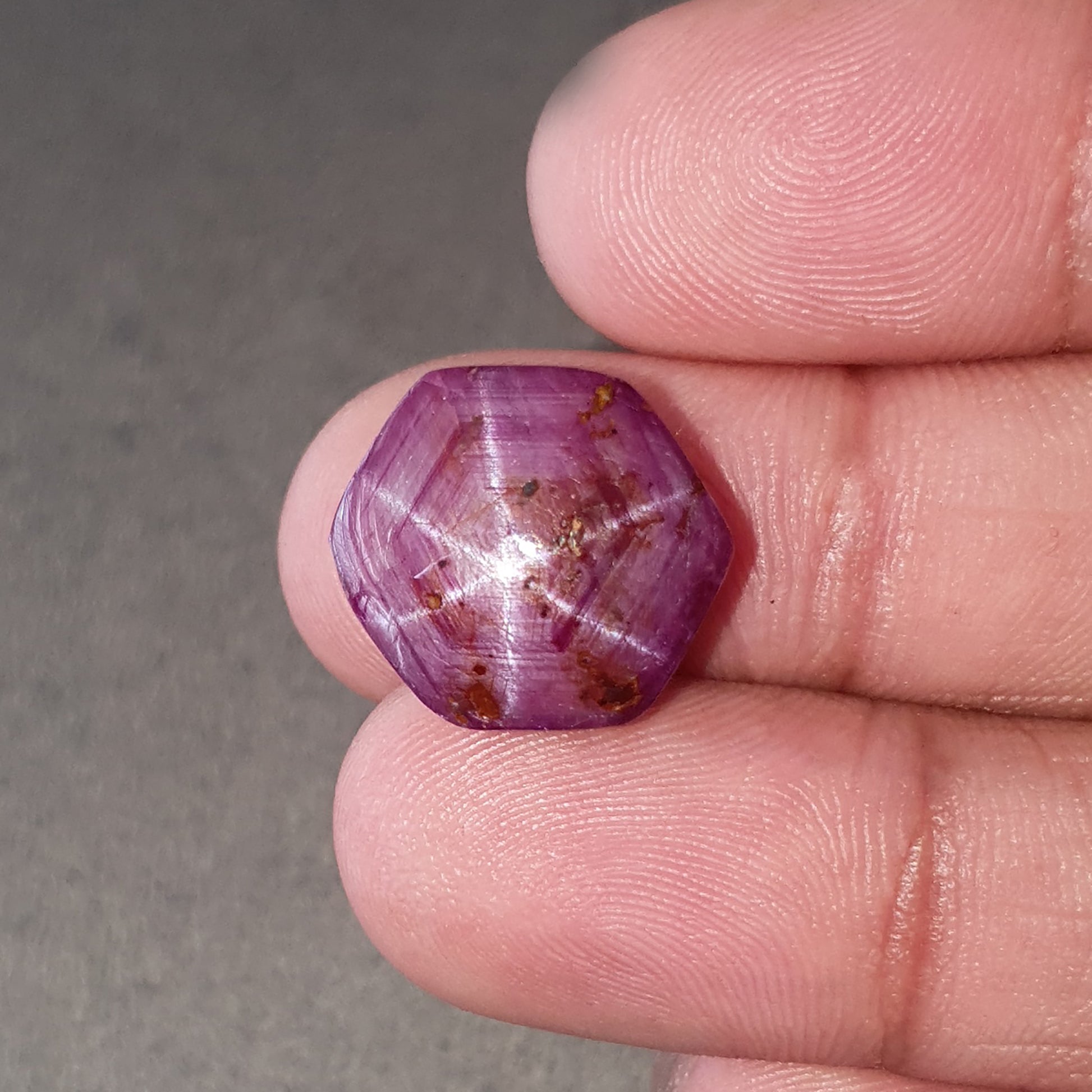 rubino stellato naturale