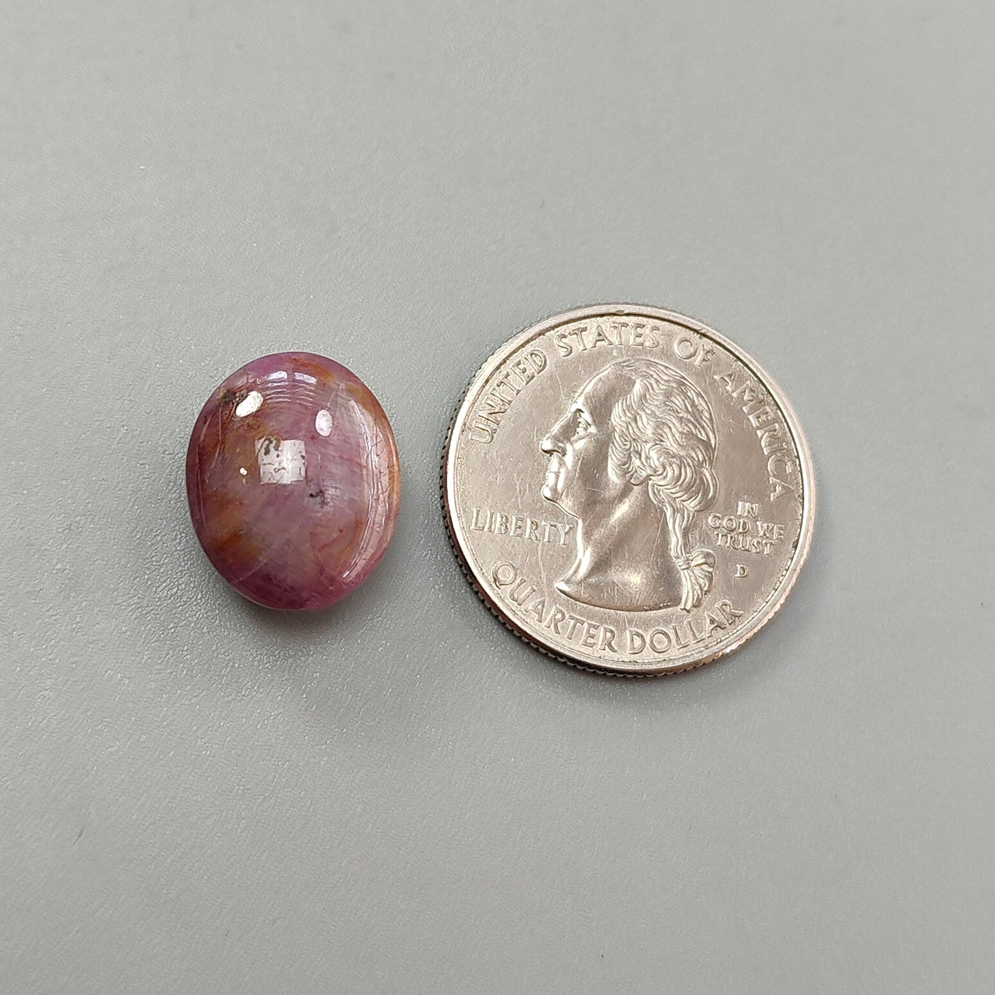 نجمة حمراء ياقوتية