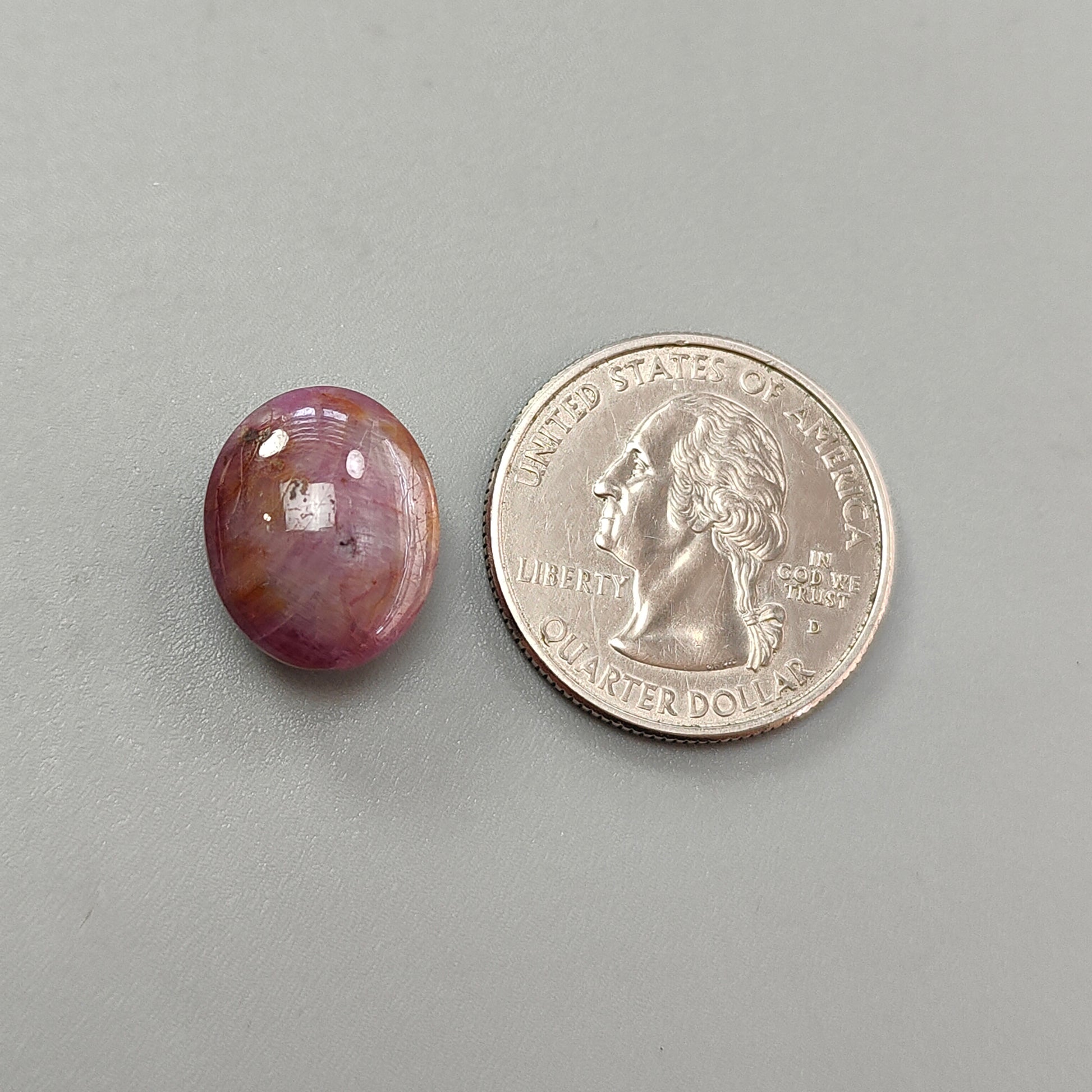 نجمة حمراء ياقوتية