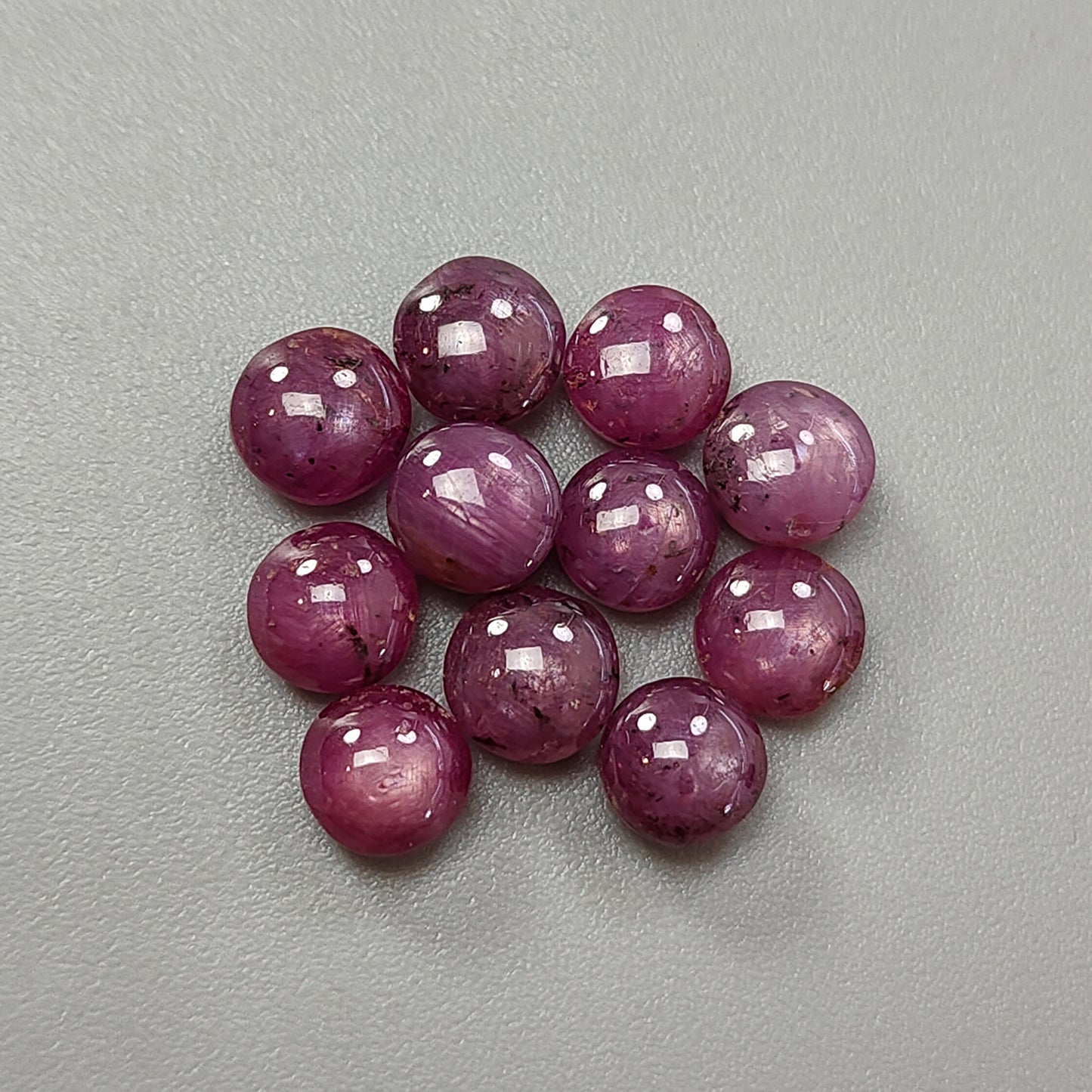 rubino stella rossa cabochon rotondo