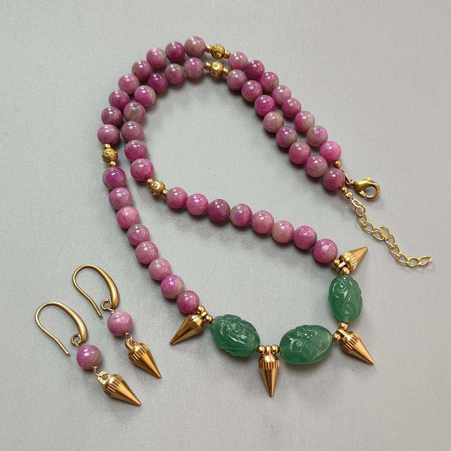 Bi-Color Ruby Necklace Earring Jewelry Set: 285.90cts Natural Untreated Zoisite Ruby, Mystique Jade Round Plain Brass Jewelry Set 8mm 18.5"