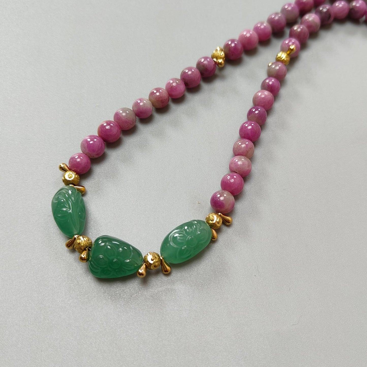 Bi-Color Ruby Necklace Earring Jewelry Set: 288.00cts Natural Untreated Zoisite Ruby, Mystique Jade Round Plain Brass Jewelry Set 8mm 19"
