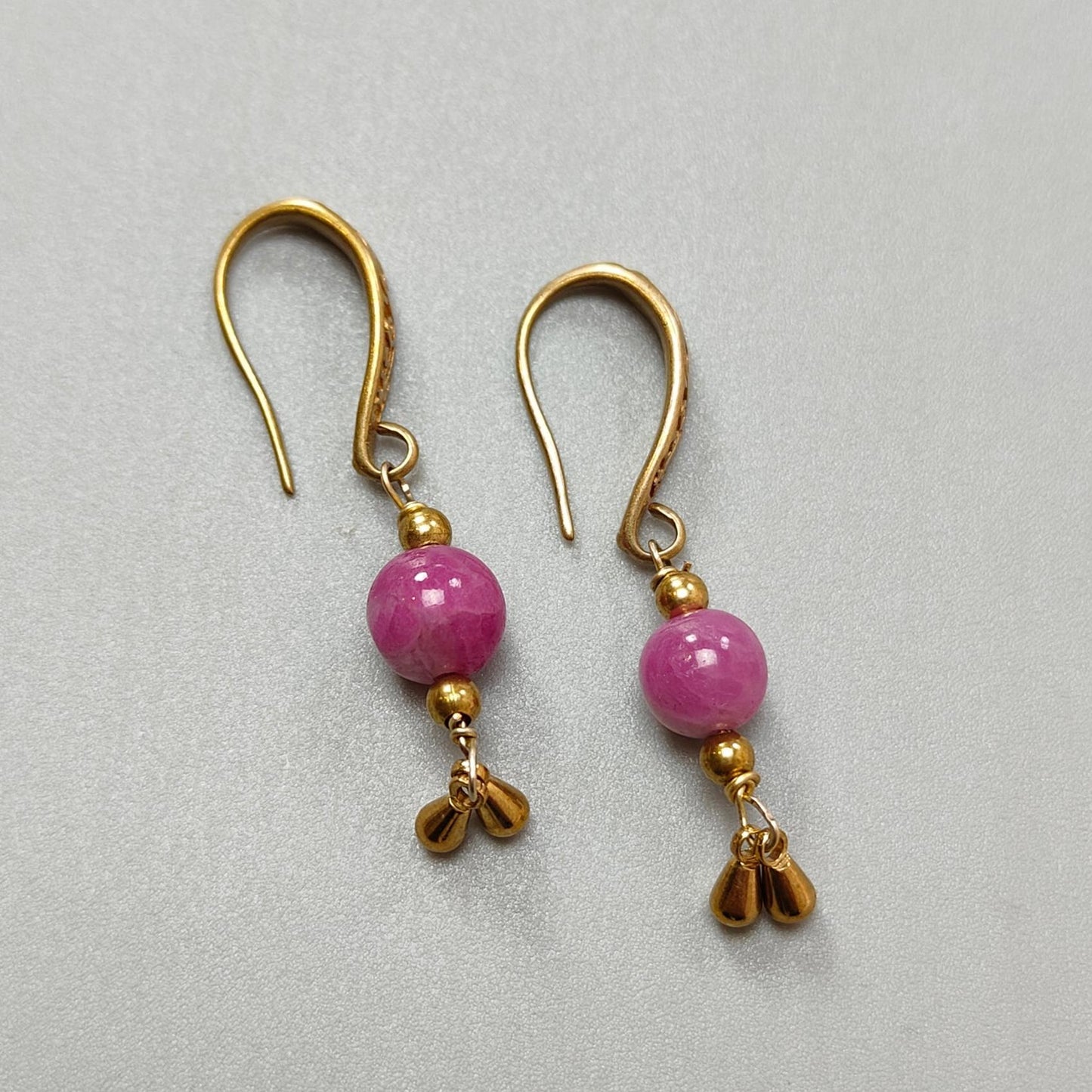 Bi-Color Ruby Necklace Earring Jewelry Set: 288.00cts Natural Untreated Zoisite Ruby, Mystique Jade Round Plain Brass Jewelry Set 8mm 19"