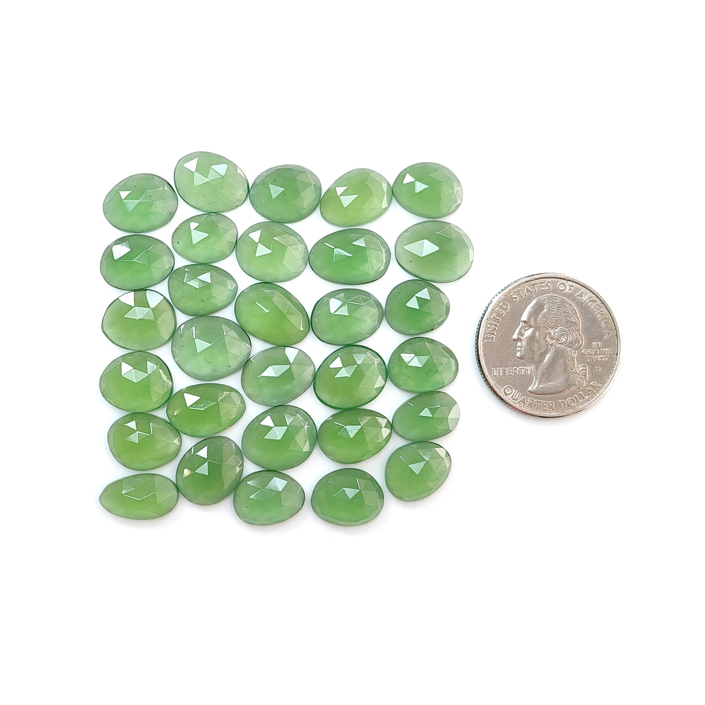 蛇紋石の天然未処理宝石