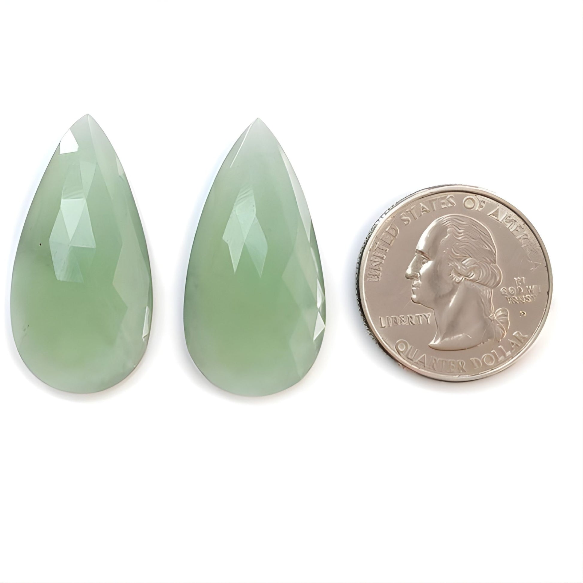 蛇紋石の天然宝石