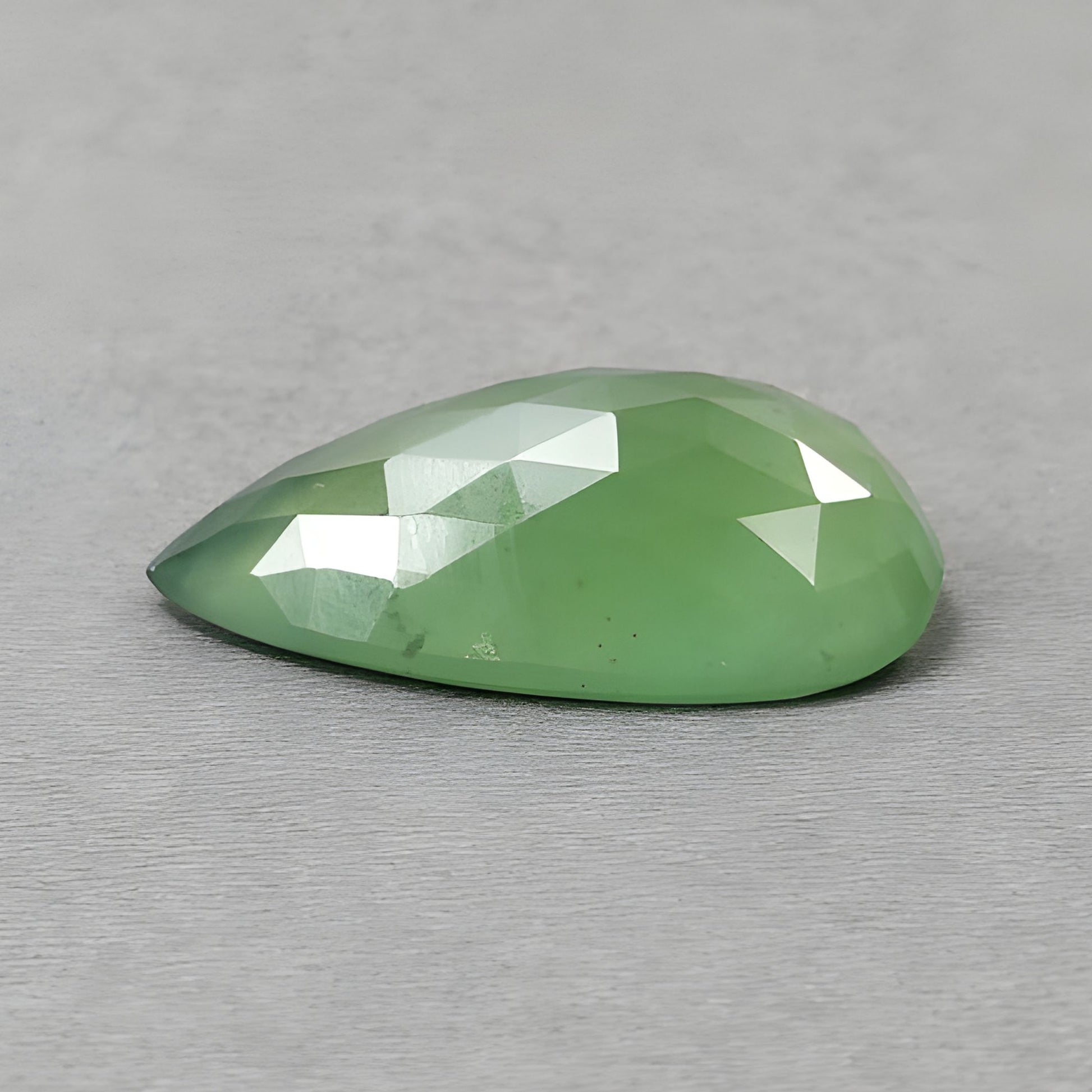 蛇纹石天然宝石