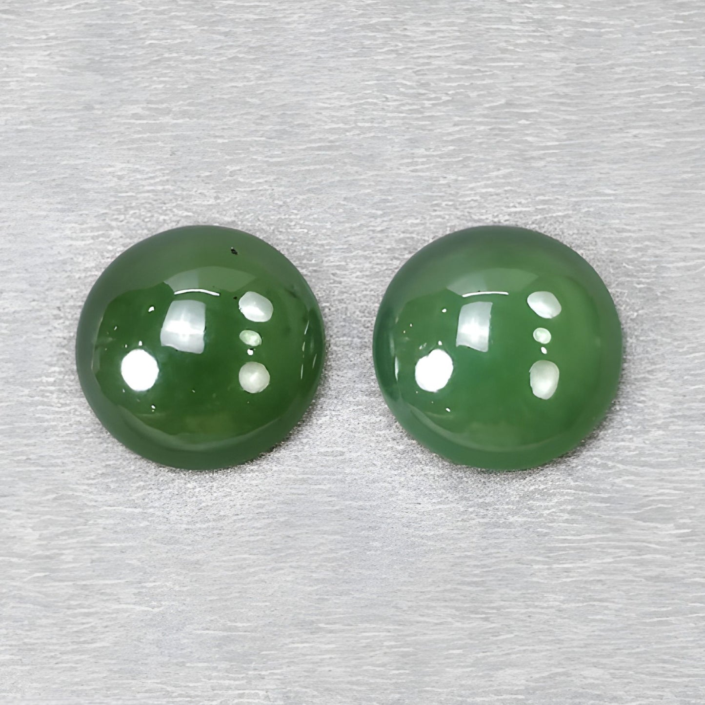 蛇紋石の天然宝石