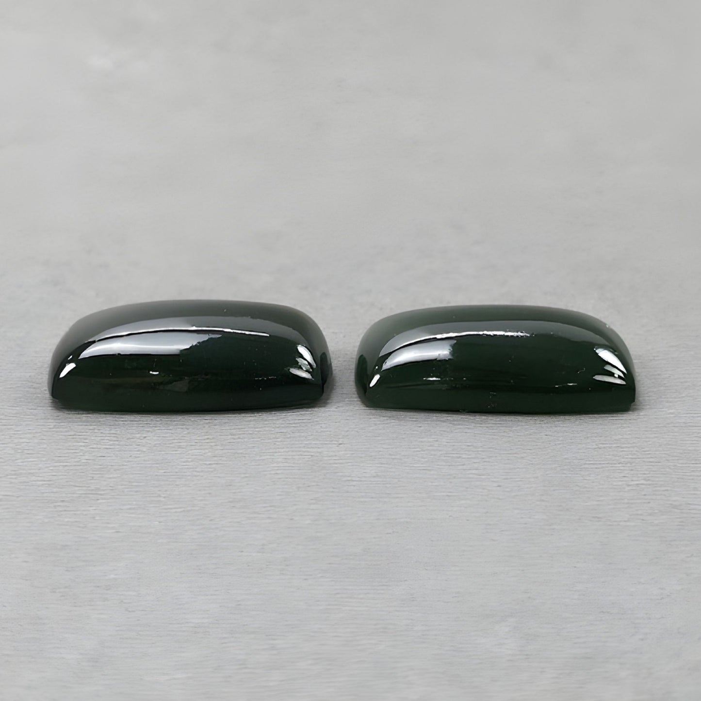 蛇紋石の天然宝石