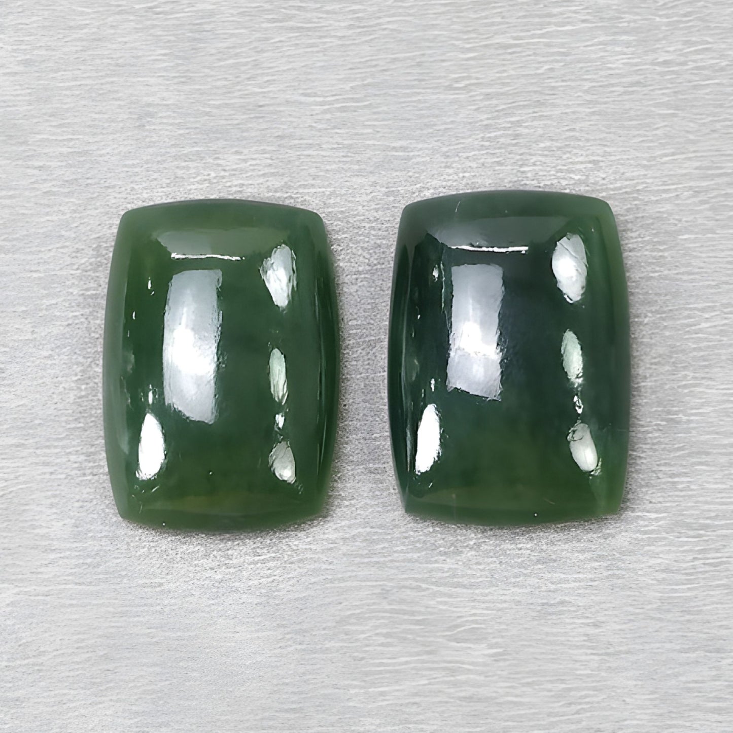 蛇紋石の天然宝石