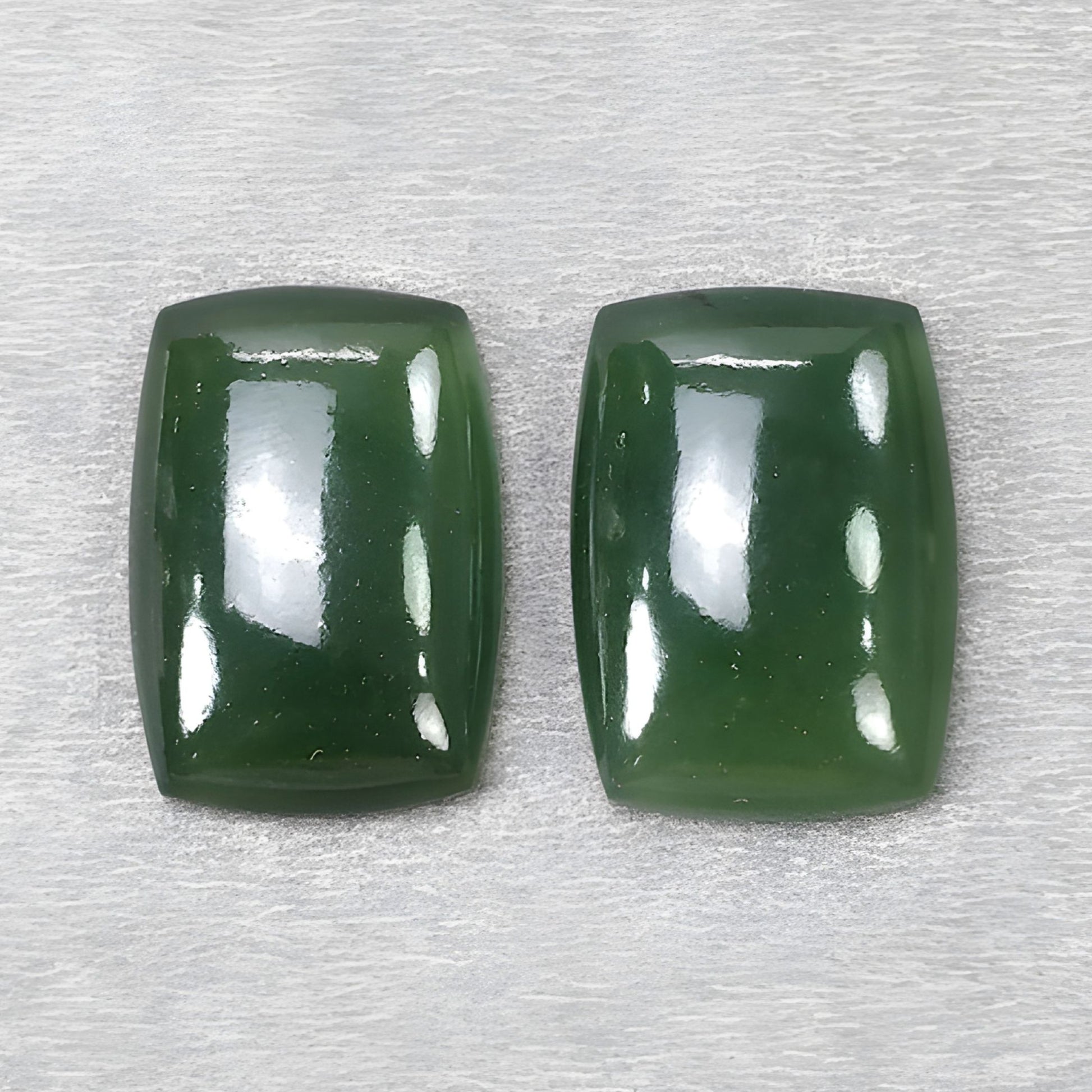 蛇紋石の天然宝石