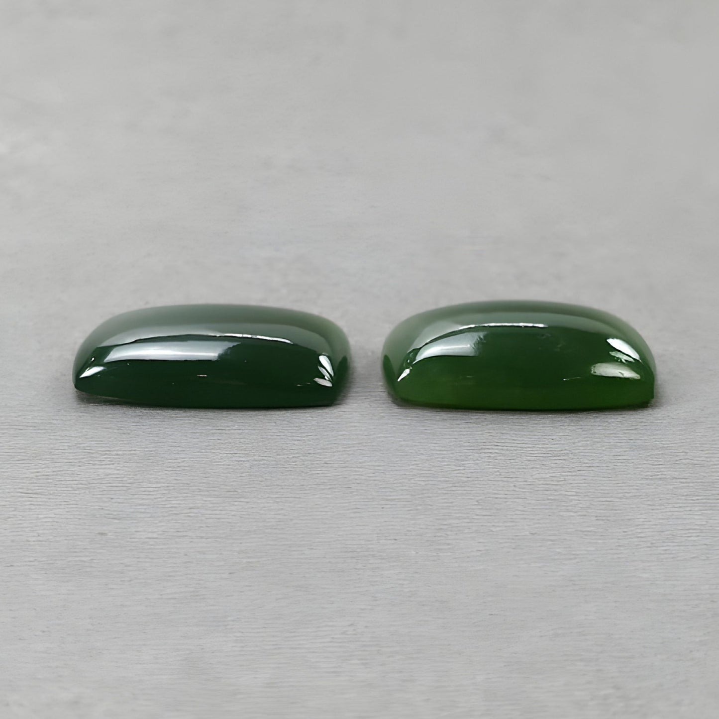 蛇紋石の天然宝石