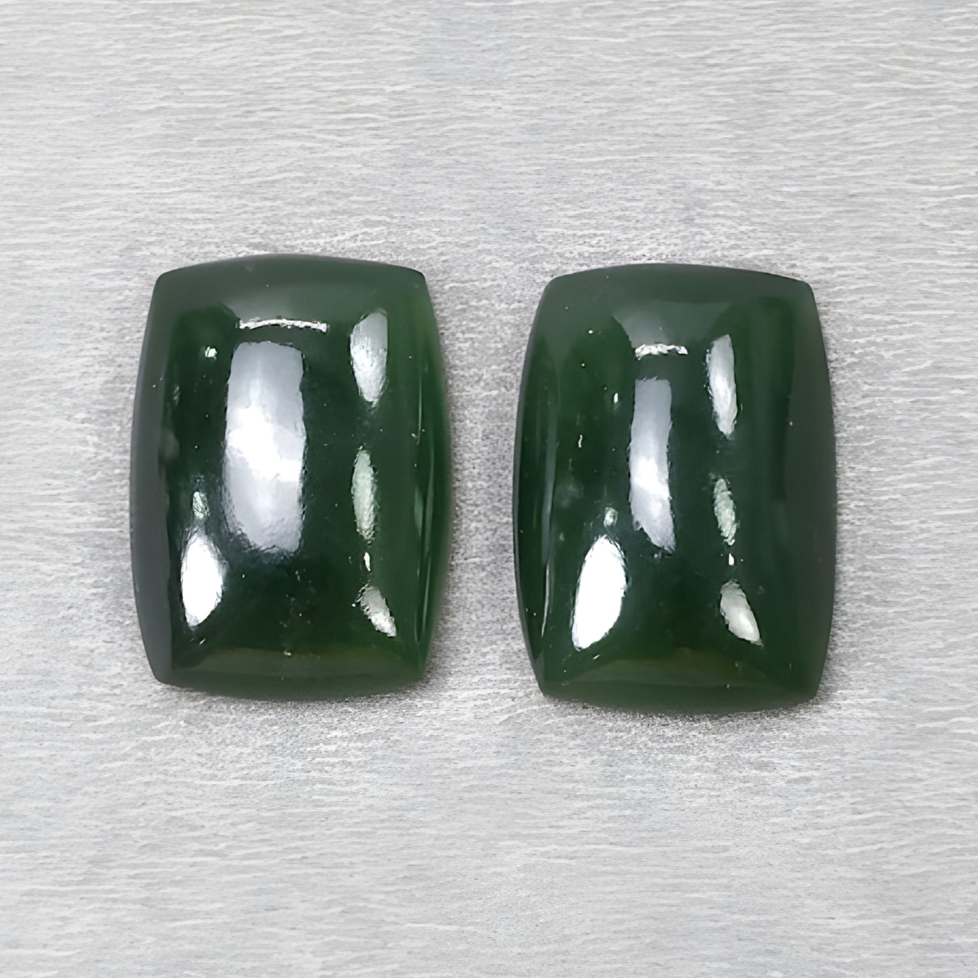 天然の未処理の宝石