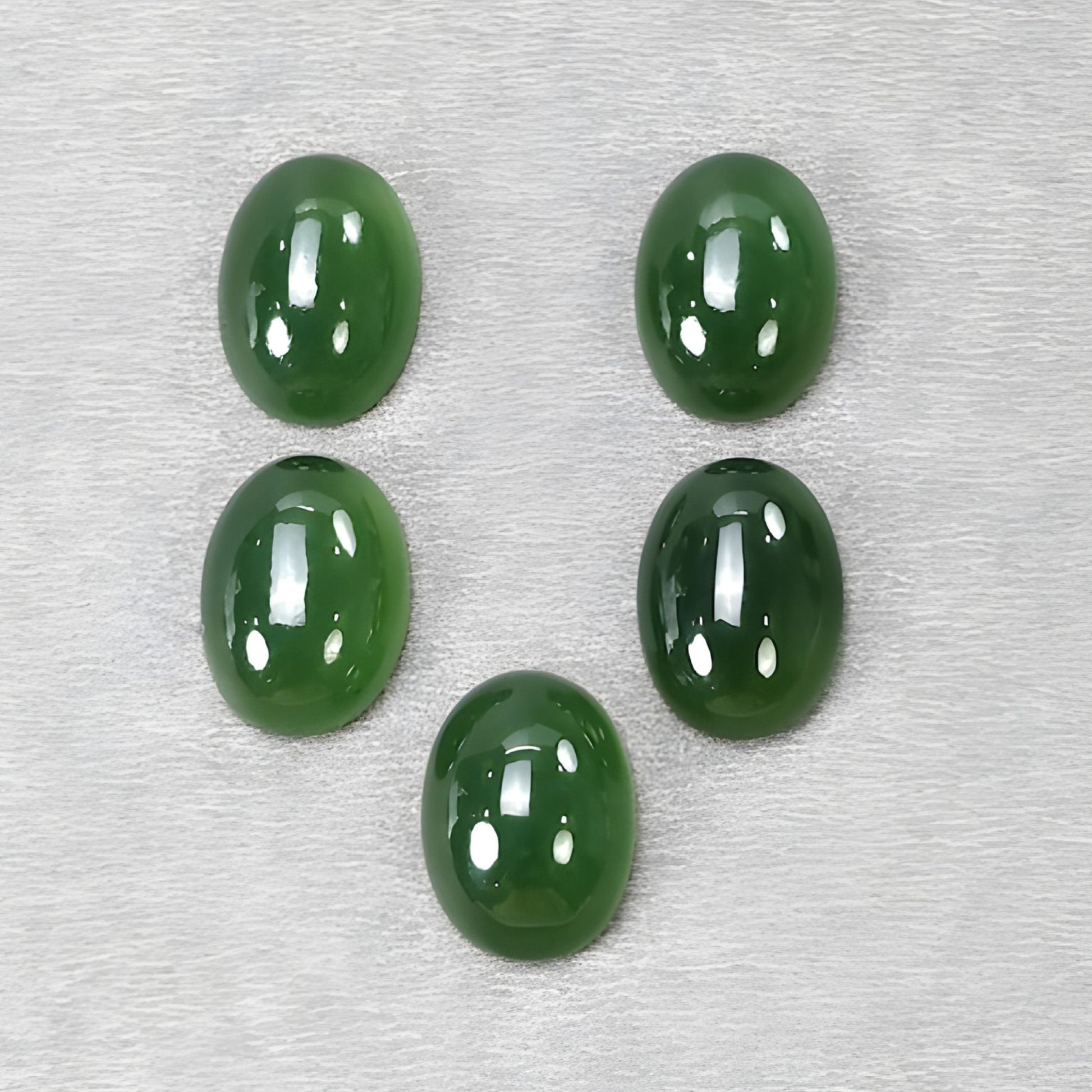 宝飾品用の蛇紋石