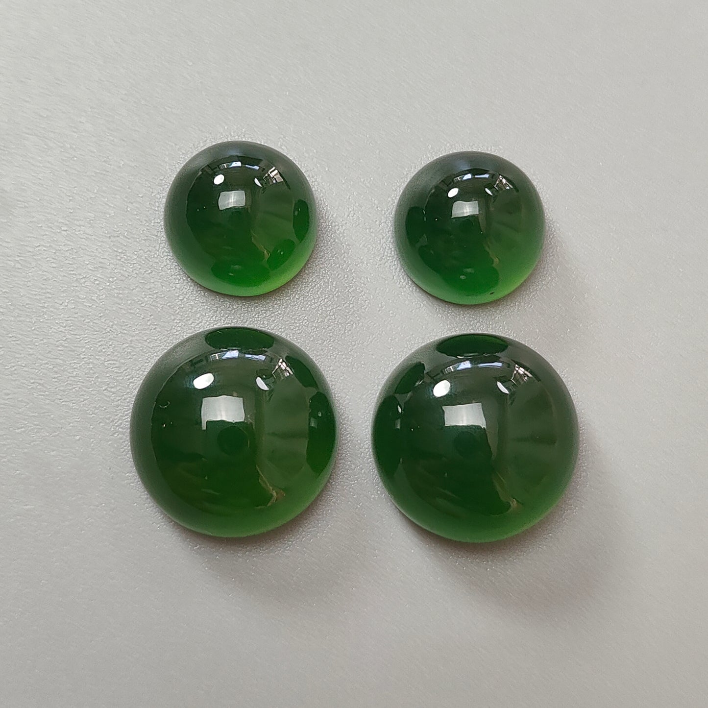 蛇纹石圆形素面宝石