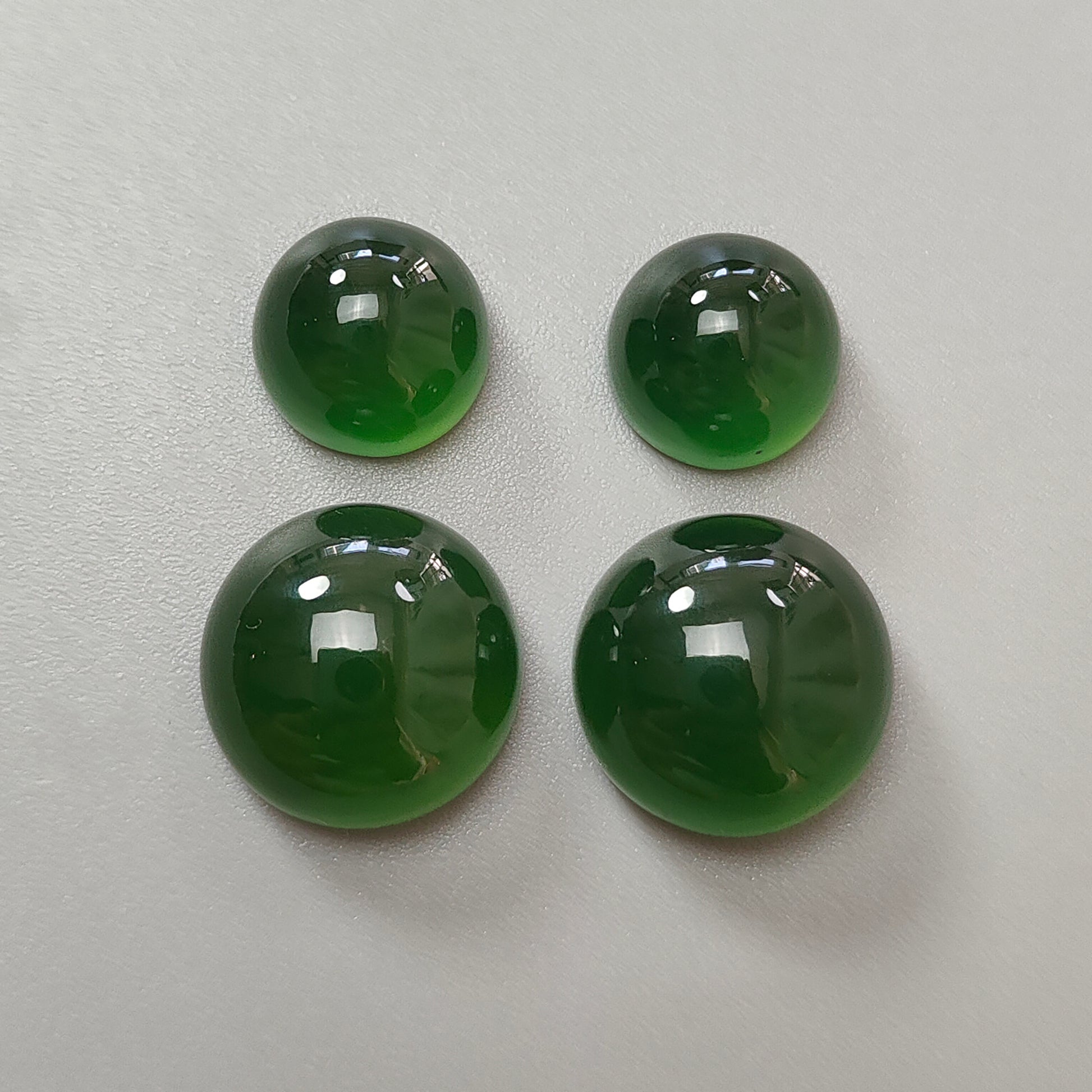 蛇纹石圆形素面宝石