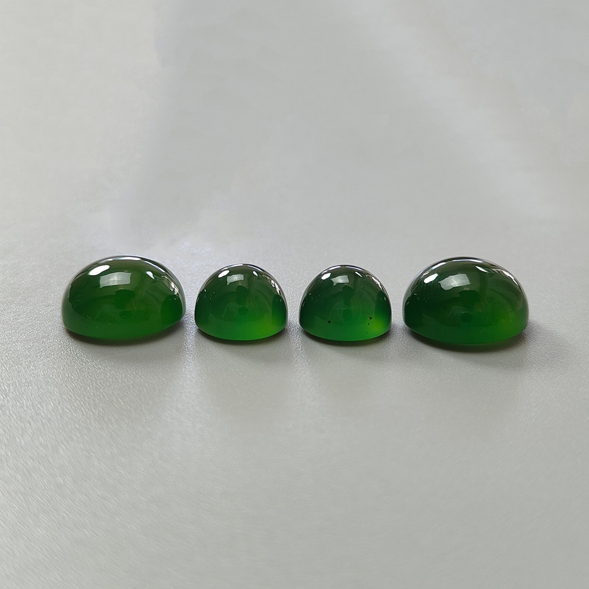 حجر السربنتين الكريم (مستدير)