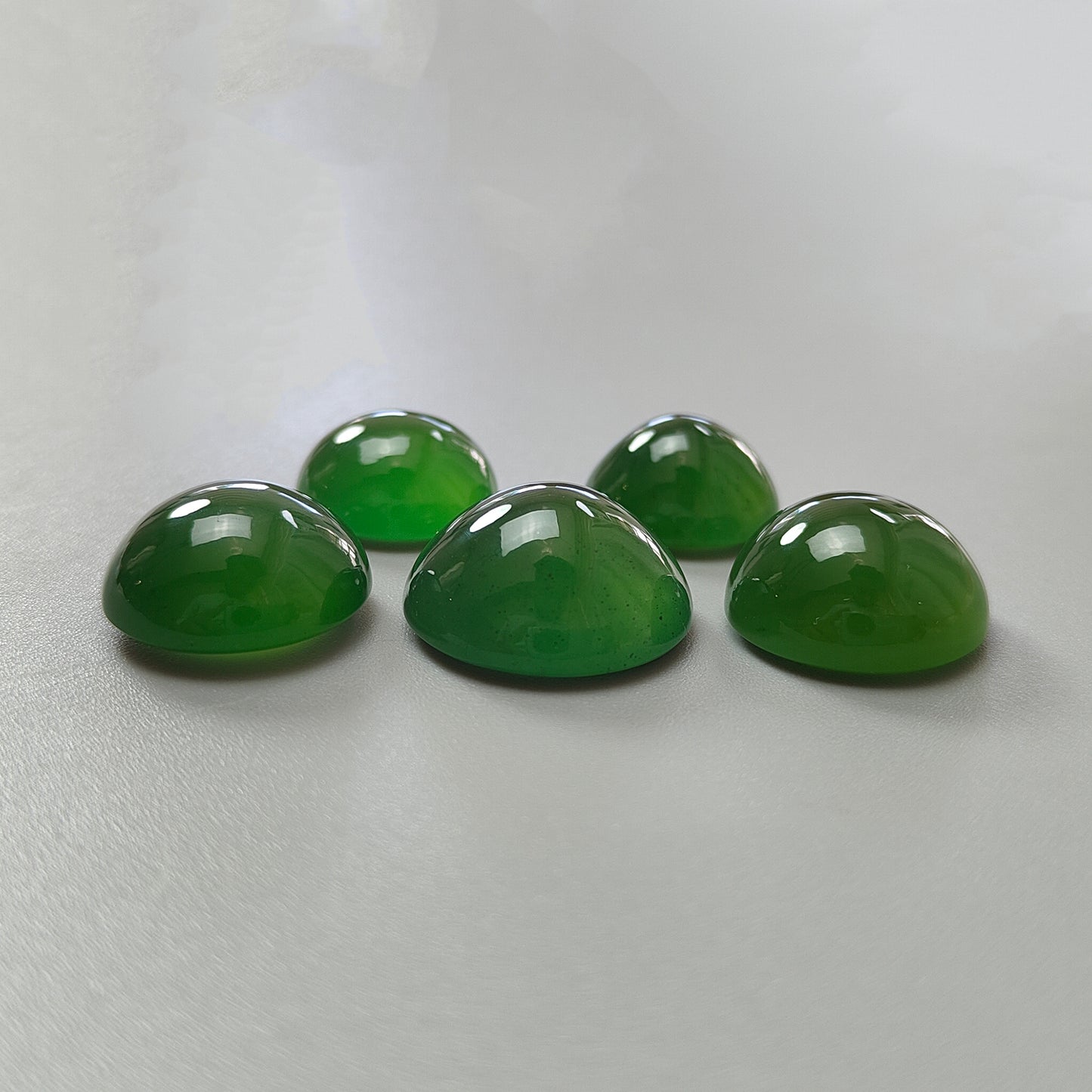 Gema de serpentina (antigorita)