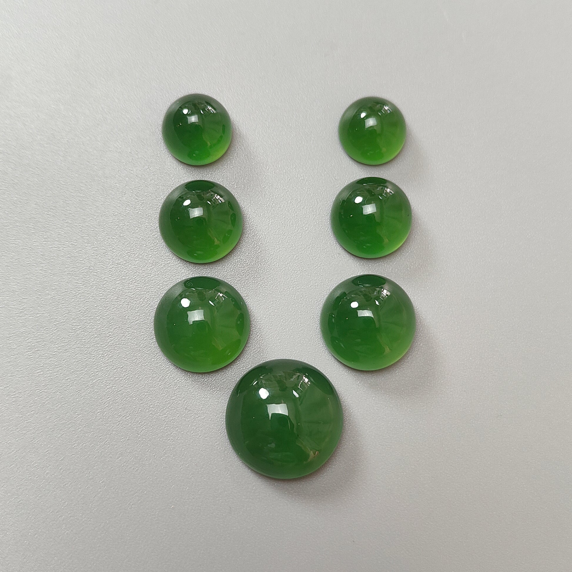 蛇纹石圆形素面宝石