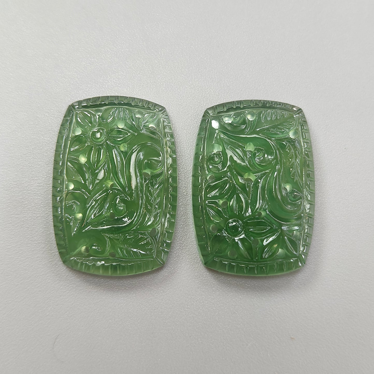 纤蛇纹石宝石