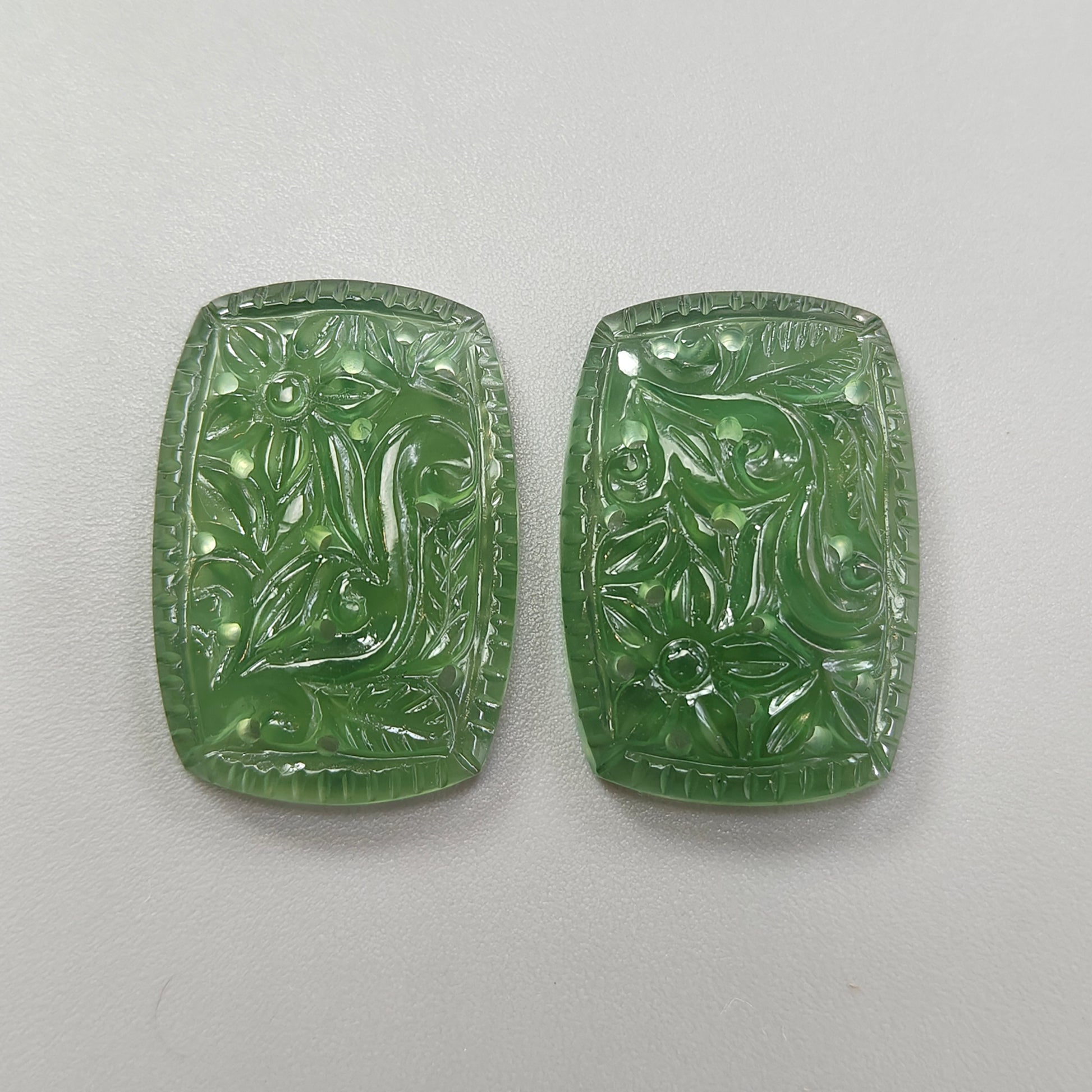 纤蛇纹石宝石