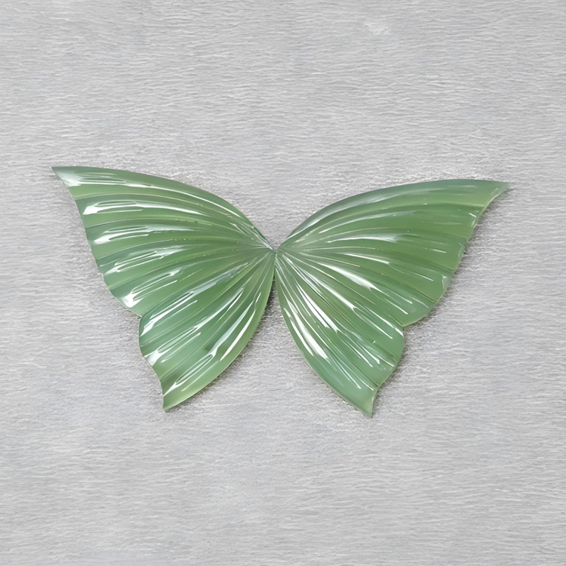 蛇纹石雕刻宝石