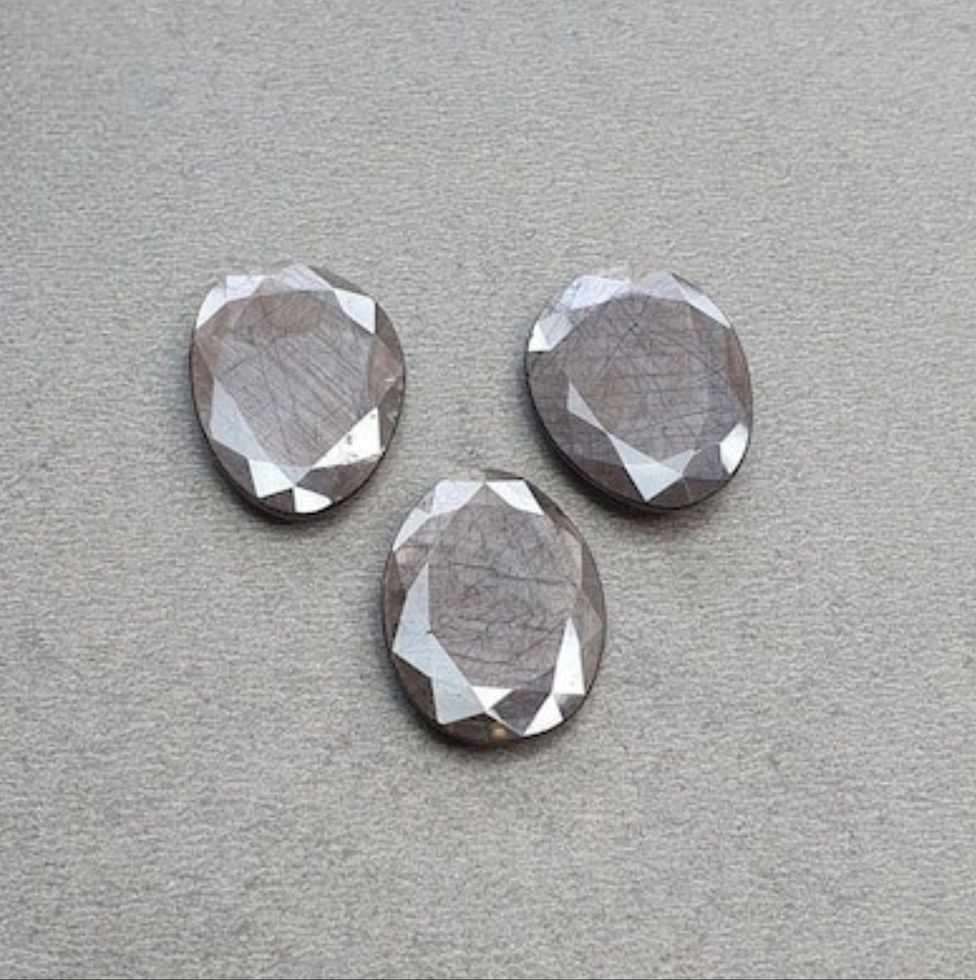 宝飾品用のサファイア