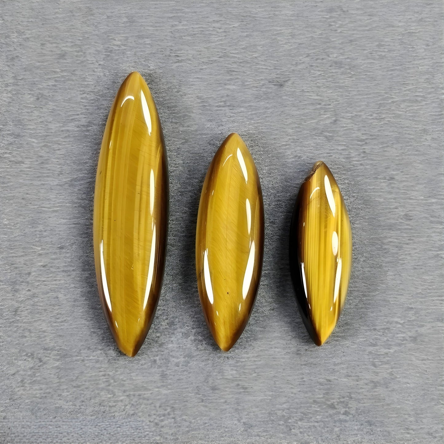 Tigerauge-Cabochon-Edelstein