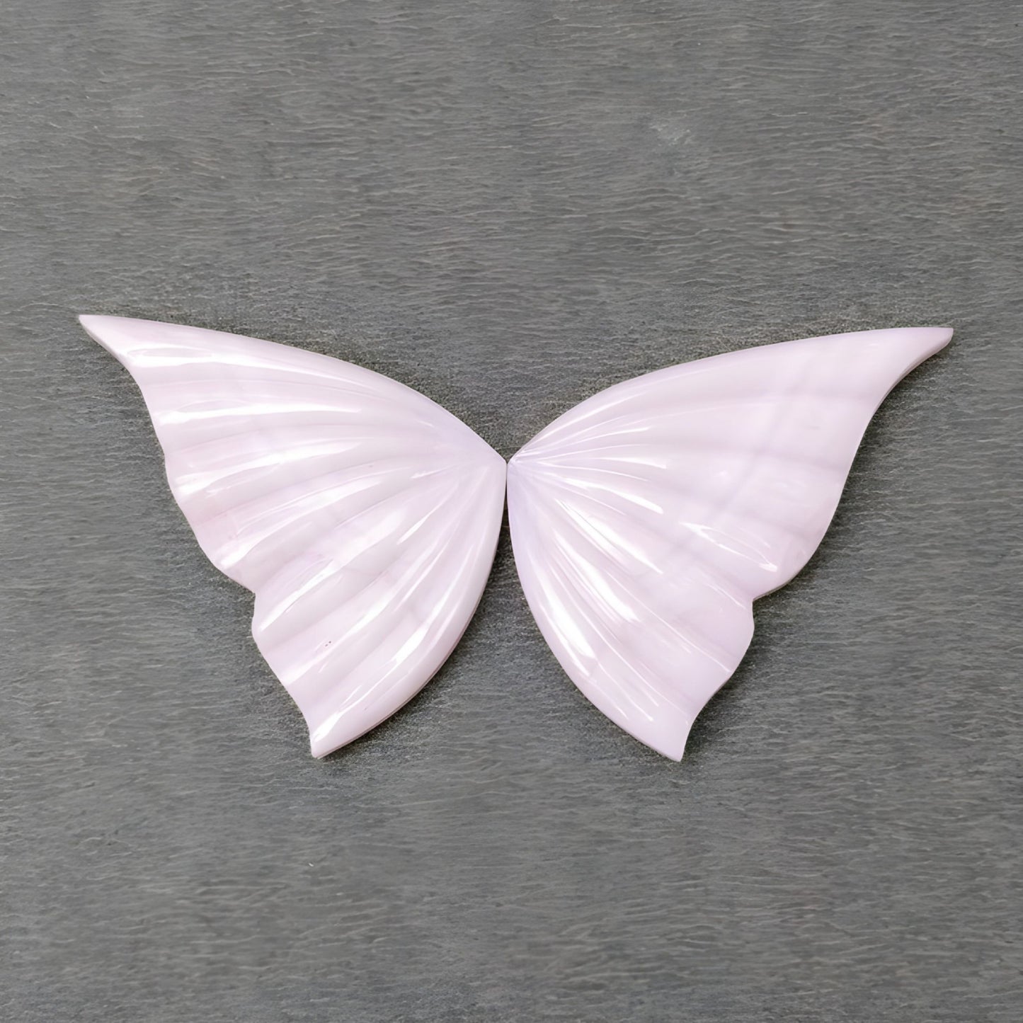 talla de mariposa de ópalo