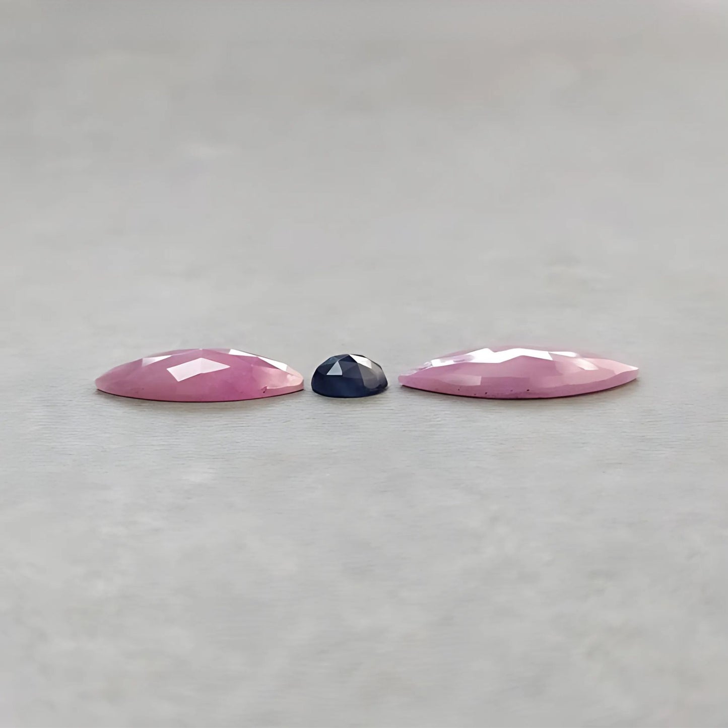 玫瑰切割蓝宝石