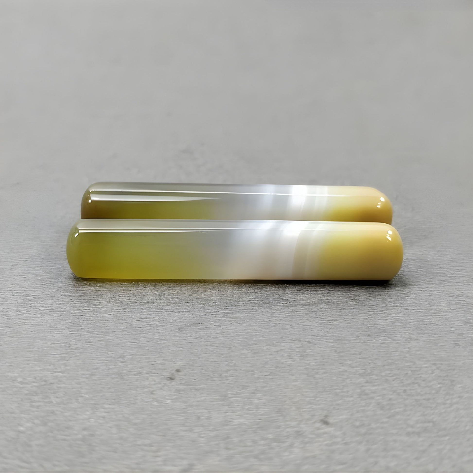 pietra preziosa cabochon di agata