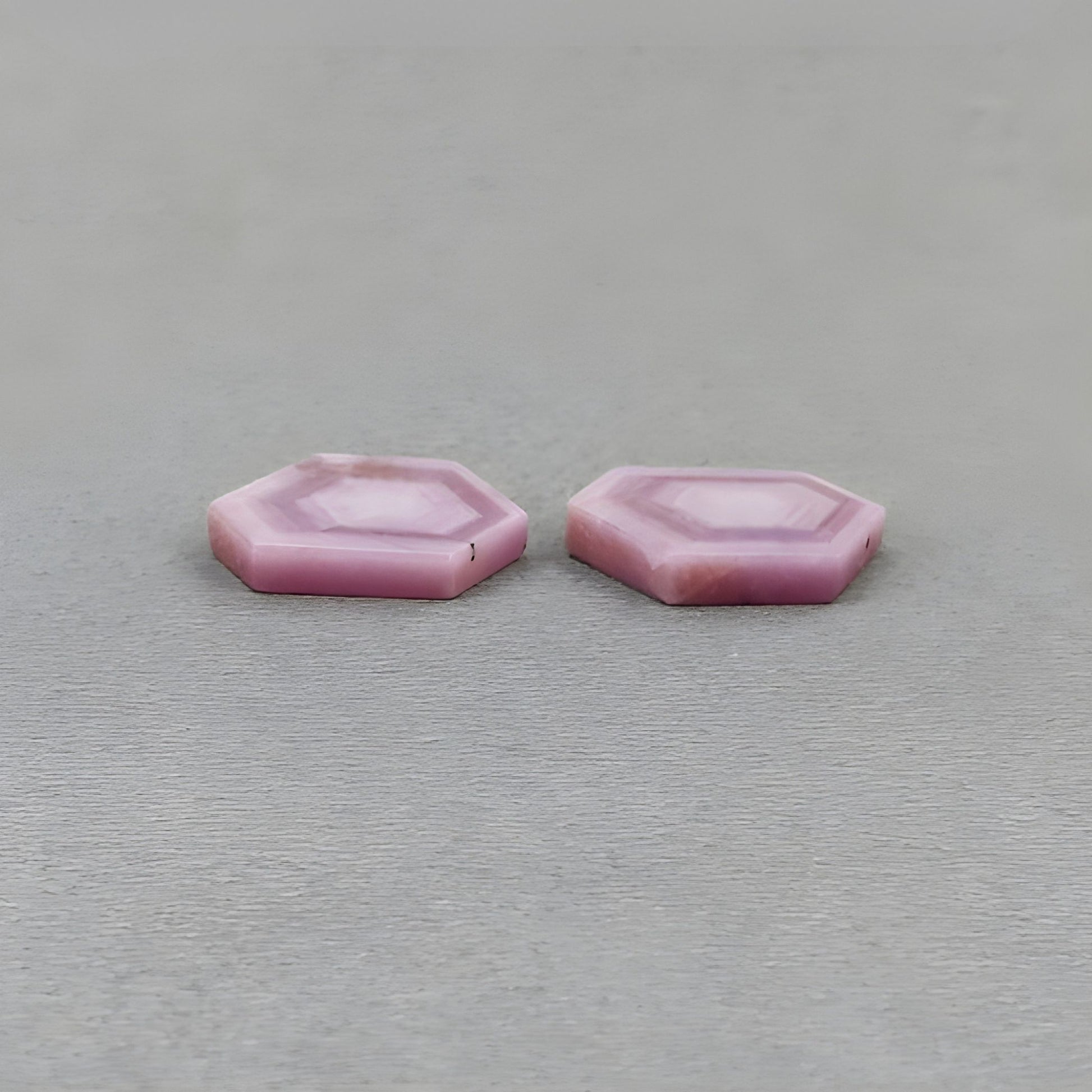 天然未经处理的粉红色蓝宝石