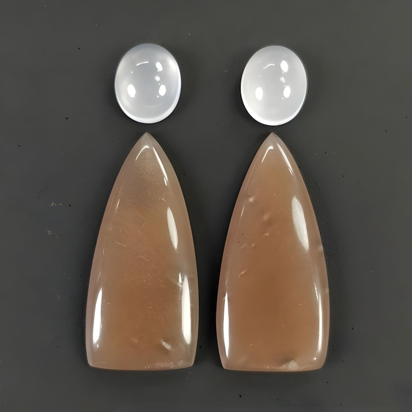 天然未処理の宝石ムーンストーン