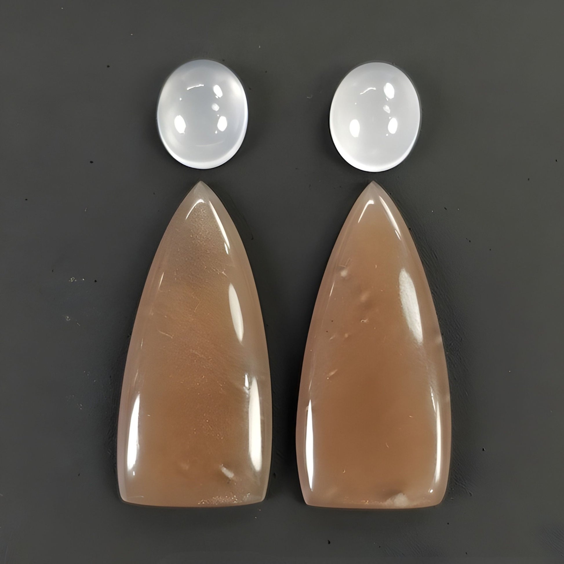 天然未処理の宝石ムーンストーン