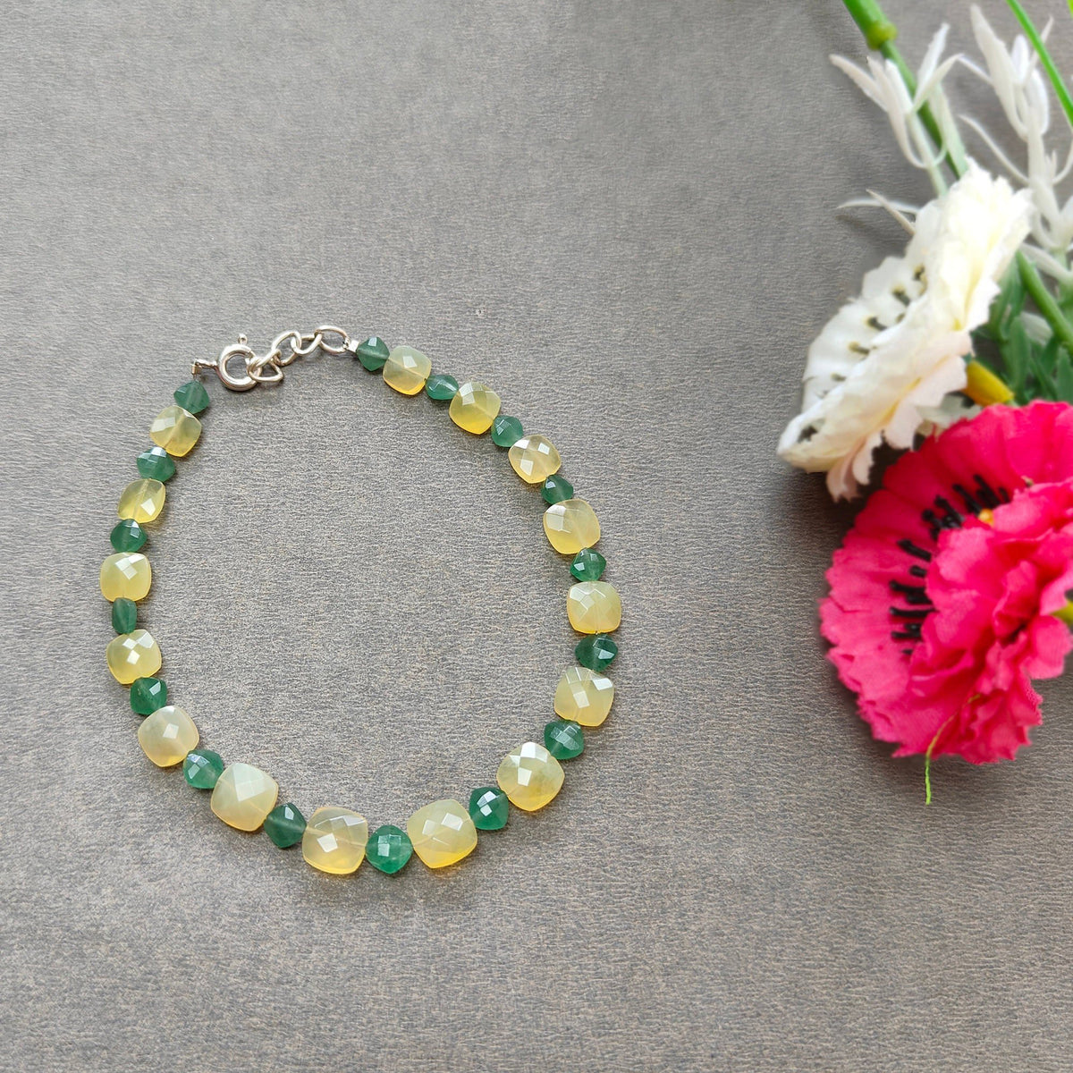 bracelet en perles d'argent