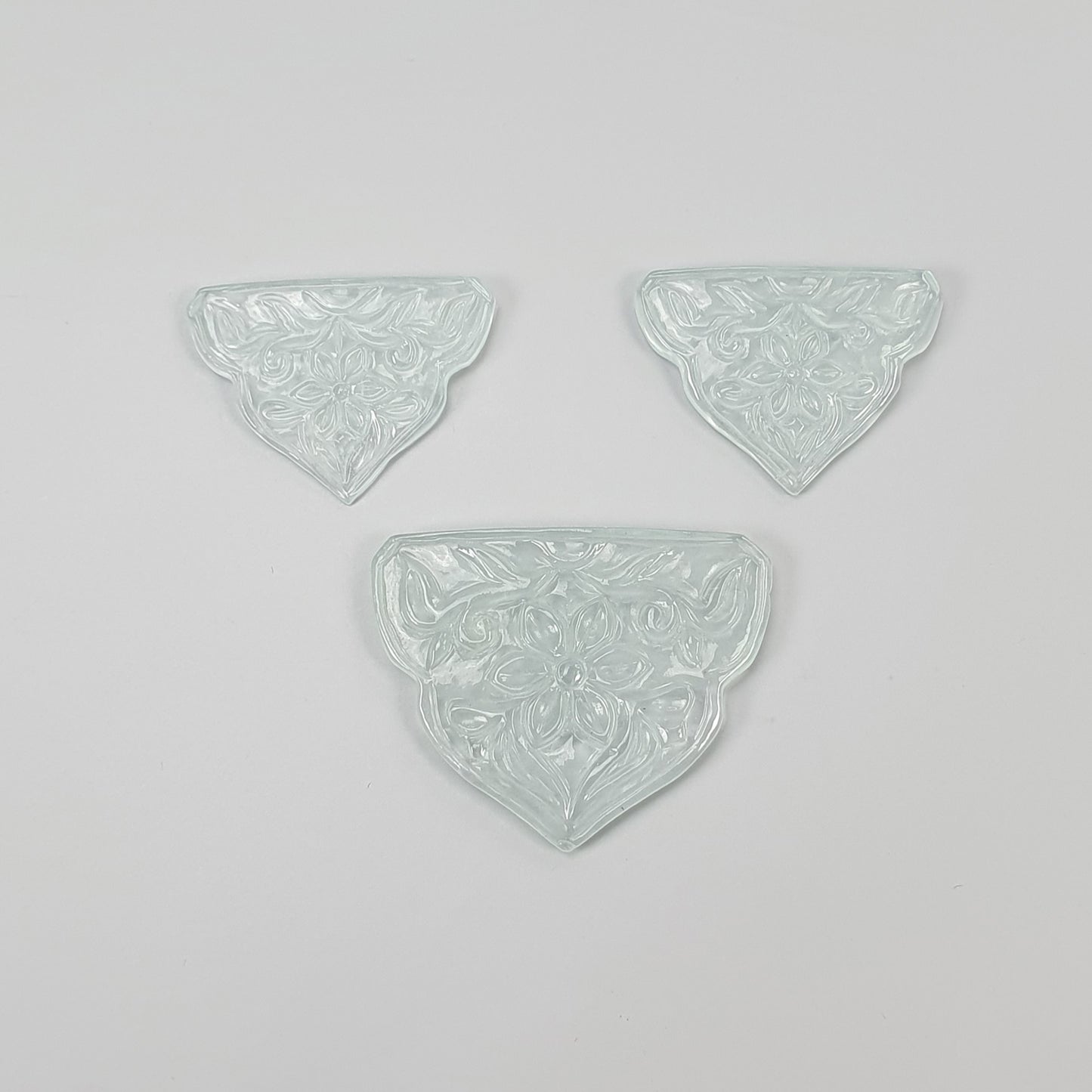 AQUAMARINE Gemstone Carving : 47.75cts Natural Untreated Blue Aquamarine Hand Carved Uneven Shape 27*20mm - 34*26.5mm 3pcs