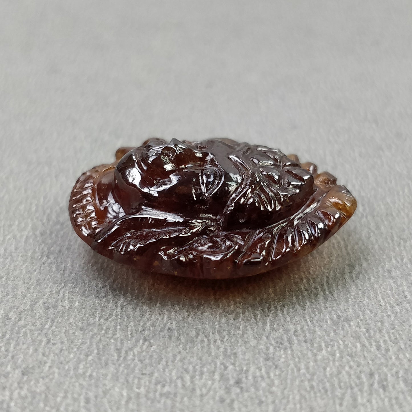 Hessonite carving