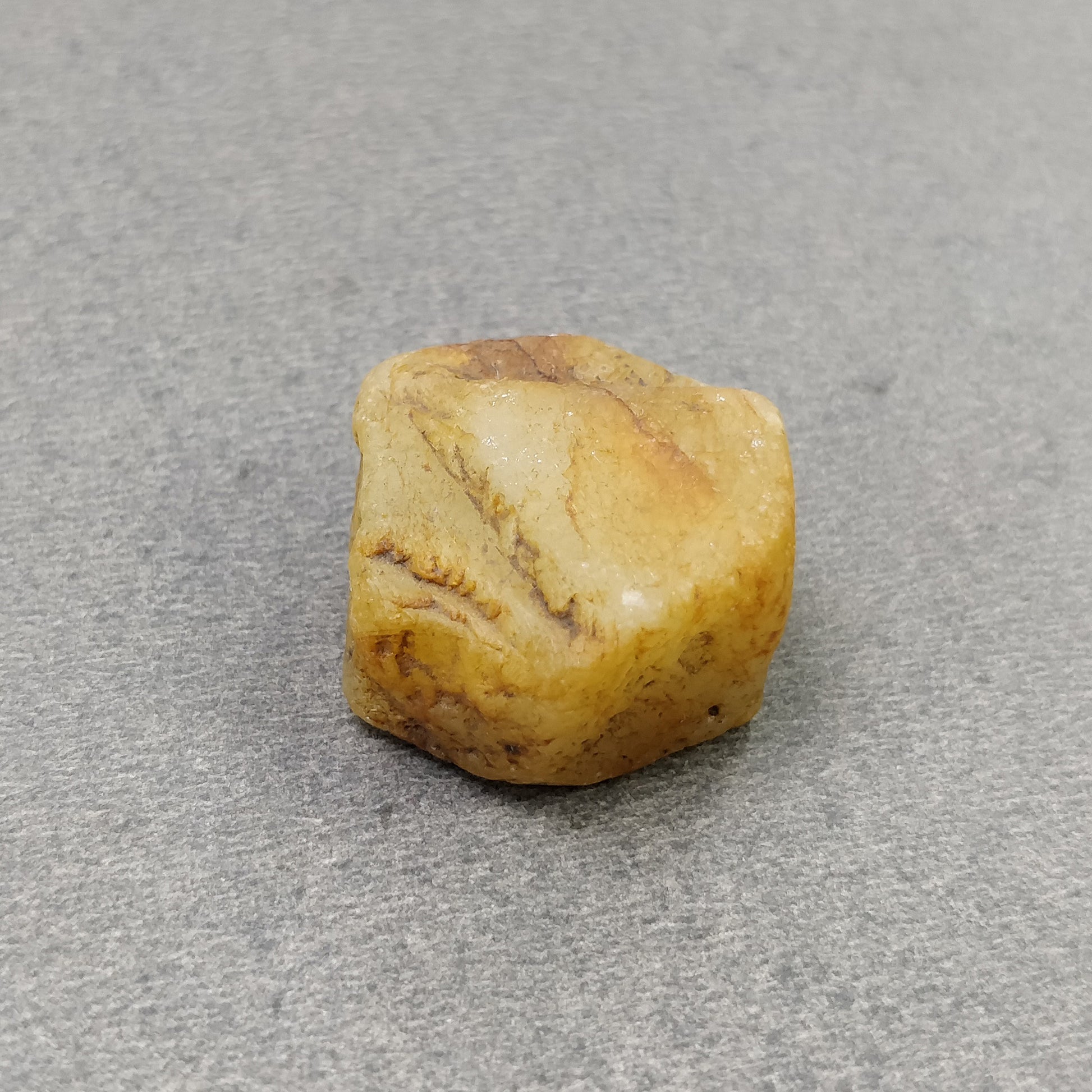 Triangle Formative Sapphire