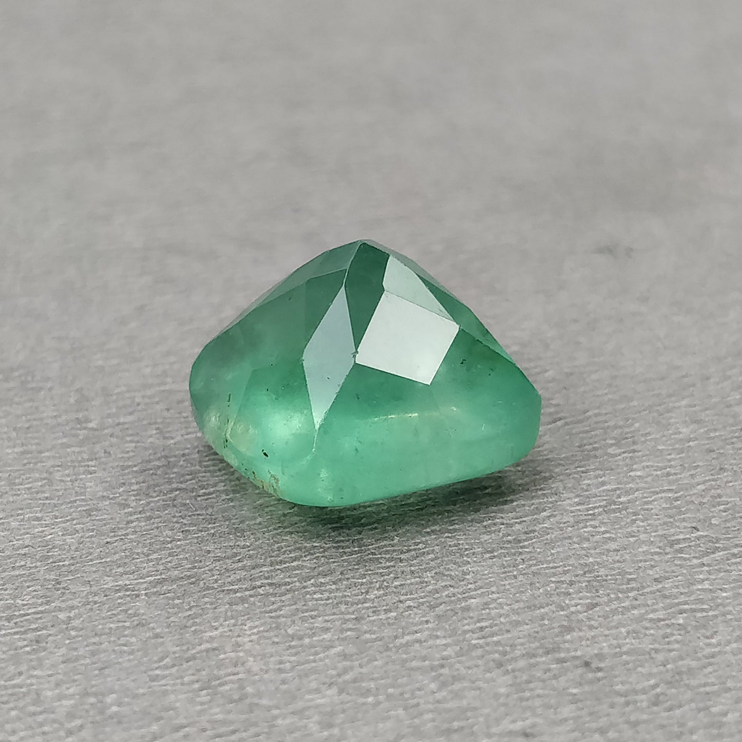 FLUORITE Gemstone Checker Cut : 19.95cts Natural Untreated Unheated Green Fluorite Faceted Sugarloaf 15mm