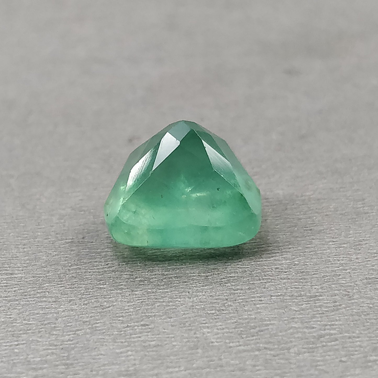 FLUORITE Gemstone Checker Cut : 19.95cts Natural Untreated Unheated Green Fluorite Faceted Sugarloaf 15mm