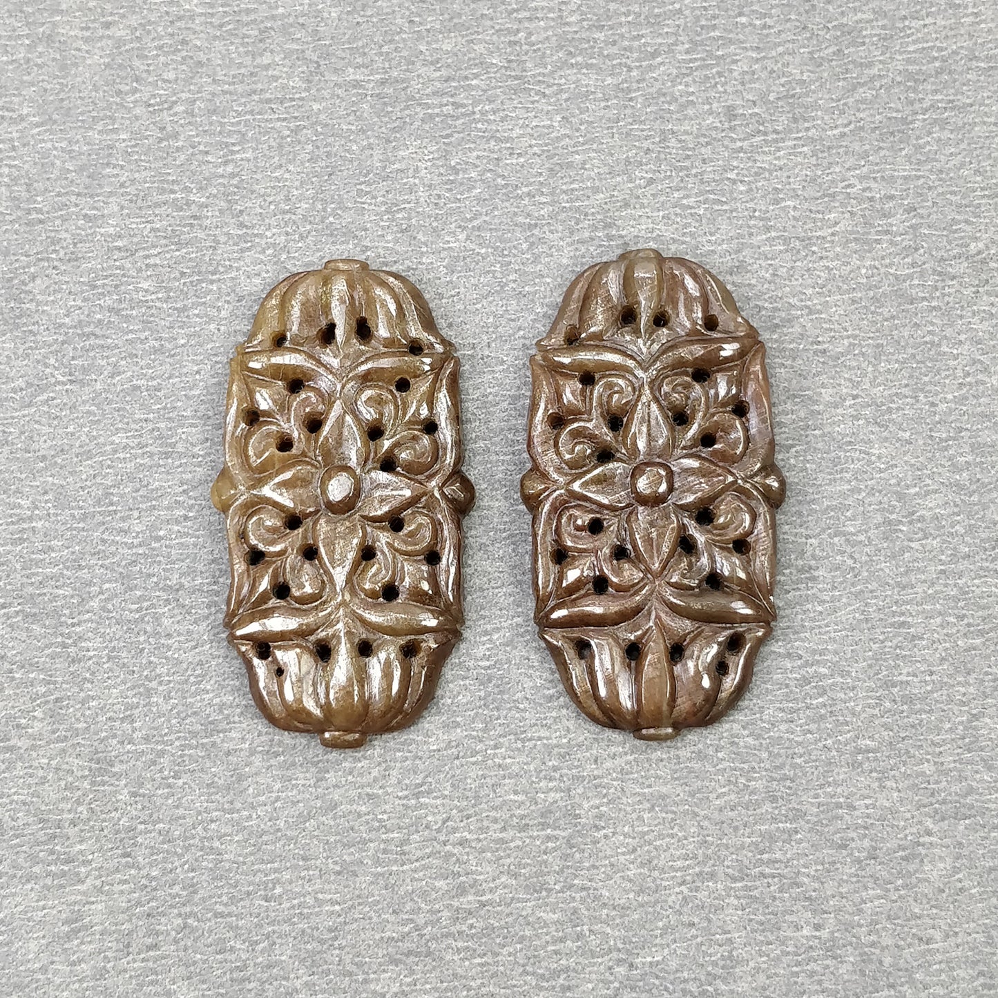GOLDEN BROWN Chocolate Sheen SAPPHIRE Gemstone Carving : 41.50cts Natural Untreated Sapphire Hand Carved Oval 32*17.5mm Pair (With Video)