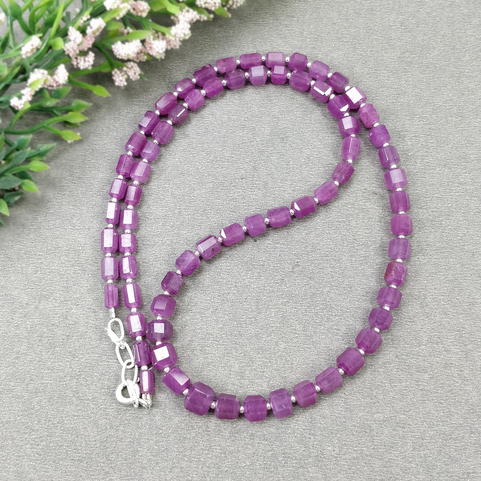 Gemstone necklave